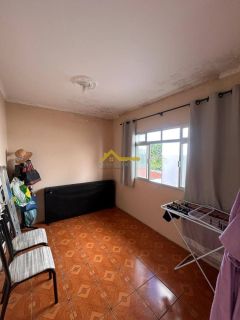 Imóvel com duas casas e um espaço para kitinete - Renda garantida
