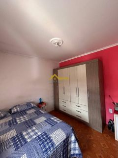 Imóvel com duas casas e um espaço para kitinete - Renda garantida