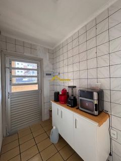 Imóvel com duas casas e um espaço para kitinete - Renda garantida