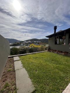Casa com pátio e horta