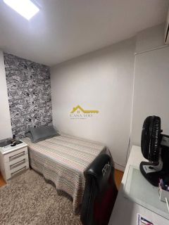Apto semimobiliado com duas sacadas