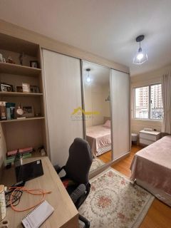 Apto semimobiliado com duas sacadas