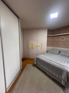 Apto semimobiliado com duas sacadas