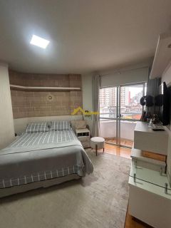 Apto semimobiliado com duas sacadas