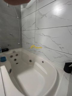 Apto semimobiliado com duas sacadas