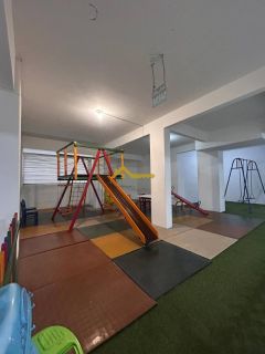 Apto semimobiliado com duas sacadas