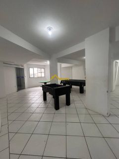 Apto semimobiliado com duas sacadas