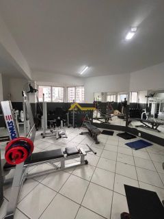Apto semimobiliado com duas sacadas