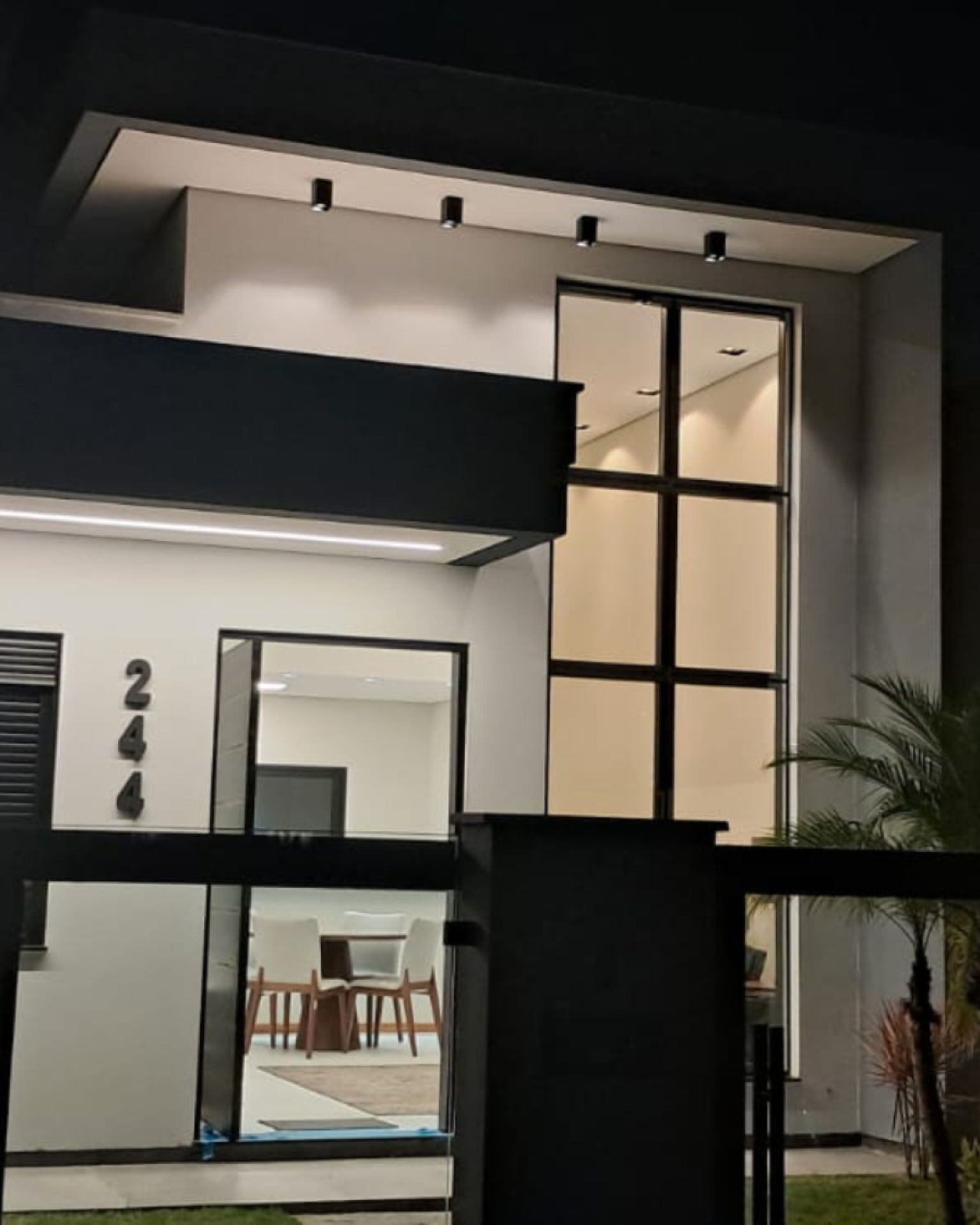 Residência Exclusiva com Design Contemporâneo e Conforto Superior