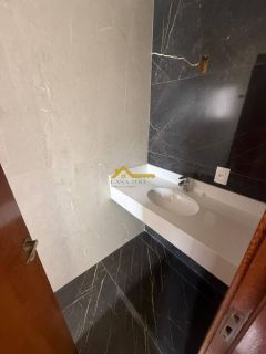 Sobrado com 2 quartos, sendo 2 suítes, semi-mobiliado em São José