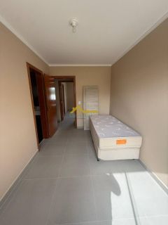 Sobrado com 2 quartos, sendo 2 suítes, semi-mobiliado em São José