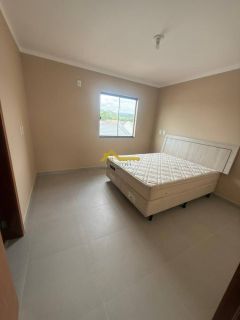 Sobrado com 2 quartos, sendo 2 suítes, semi-mobiliado em São José