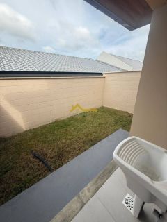 Sobrado com 2 quartos, sendo 2 suítes, semi-mobiliado em São José