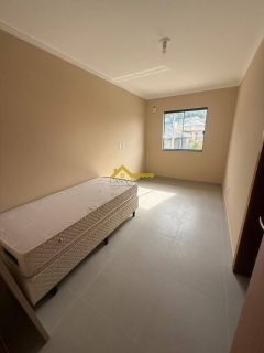Sobrado com 2 quartos, sendo 2 suítes, semi-mobiliado em São José