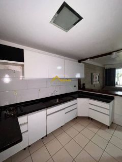 SUPER OPORTUNIDADE - SOBRADO EM SÃO JOSÉ