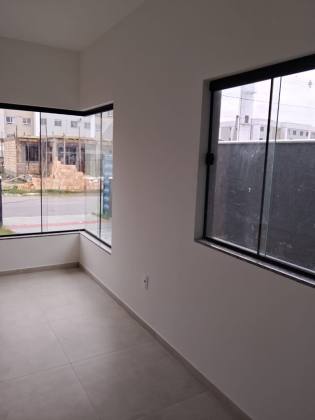 CASA SEMI MOBILIADA EM PALHOÇA .