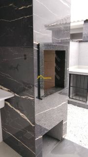 Casa nova em PALHOÇA com churrasqueira a carvão.