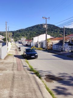 SOBRADO com passagem lateral - OFERTA