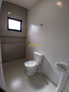 Casa 02 domitórios com suíte com amplo terreno.