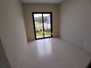 Casa 02 domitórios com suíte com amplo terreno.