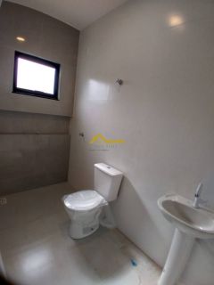 Casa 02 domitórios com suíte com amplo terreno.