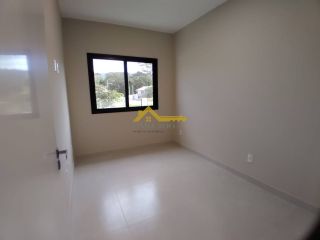 Casa 02 domitórios com suíte com amplo terreno.