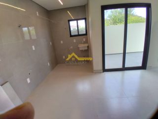 Casa 02 domitórios com suíte com amplo terreno.