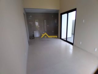Casa 02 domitórios com suíte com amplo terreno.