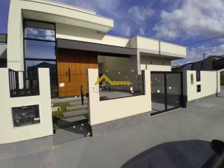 Casa 02 domitórios com suíte com amplo terreno.