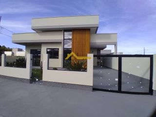 Casa 02 domitórios com suíte com amplo terreno.