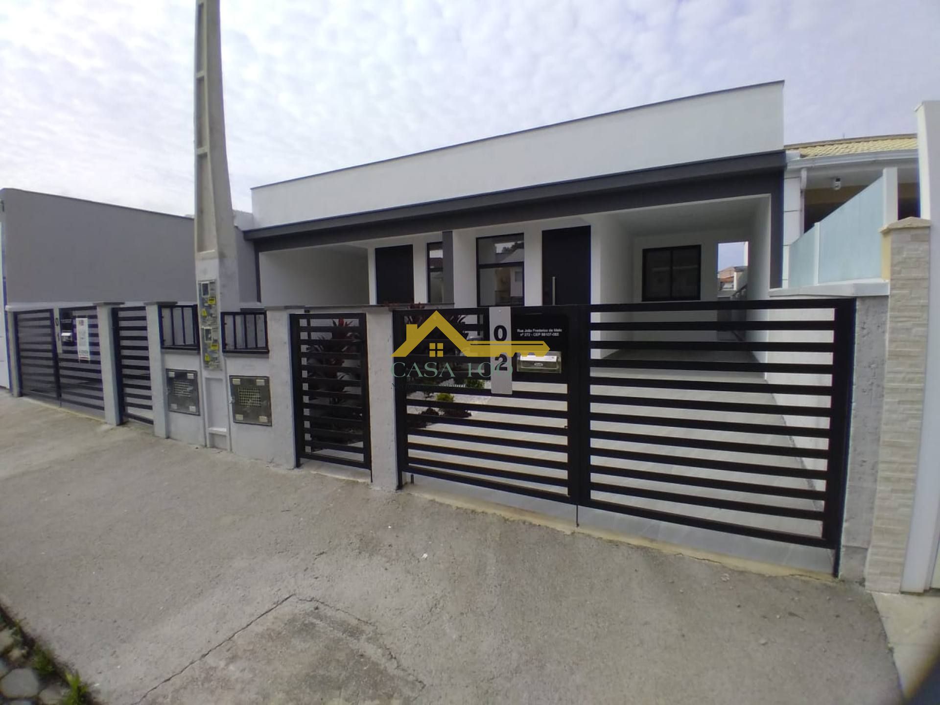 A casa com melhor acabamento que você vai visitar - Forquilhas - SJ
