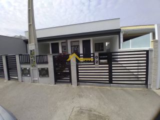 A casa com melhor acabamento que você vai visitar - Forquilhas - SJ