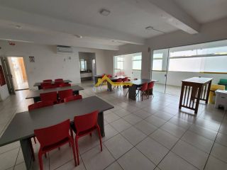 Apartamento em condomínio clube. 3 quartos 2 vagas de garagem 1 hobby box