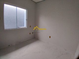 Casa 03 Dormitórios 01 Suite - Á venda