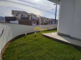 Casa 03 Dormitórios 01 Suite - Á venda