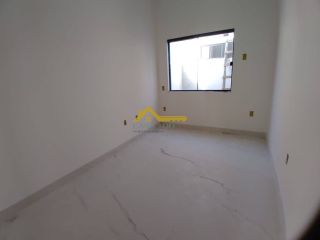 Casa 03 Dormitórios 01 Suite - Á venda