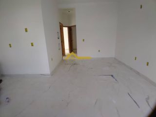 Casa 03 Dormitórios 01 Suite - Á venda