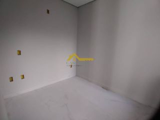 Casa 03 Dormitórios com 1 suíte -