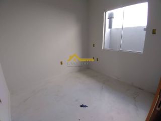 Casa 03 Dormitórios com 1 suíte -