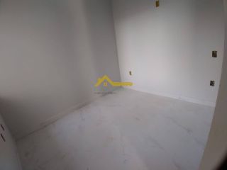 Casa 03 Dormitórios com 1 suíte -