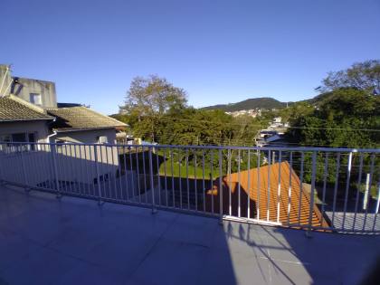 Casa com 2 pavimento á venda em Potècas sc