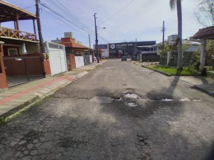 Casa 02 Dormitórios o1 suite  Á Venda Em Forquilhas
