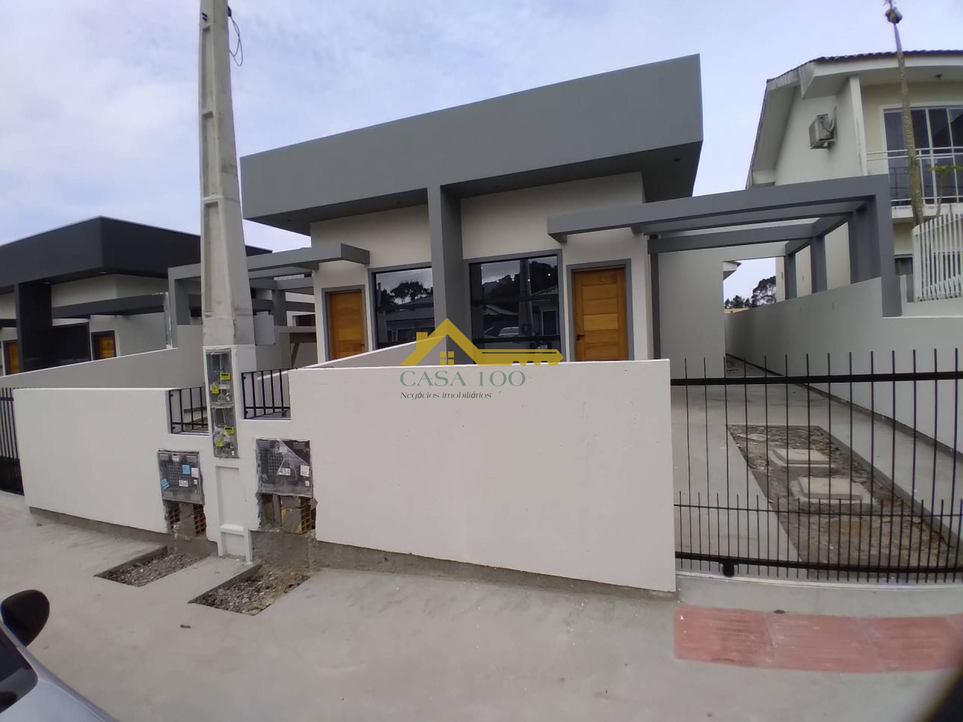 Casa 02 Dormitórios 01 suite  Á Venda no loteamento alto de Potecas sc