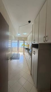 Apartamento 3 dorm. com suíte, vaga livre e piscina.