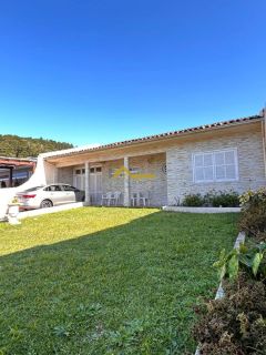 Casa Frente Mar na Praia de Fora | Vista Permanente e Espaço para Barco