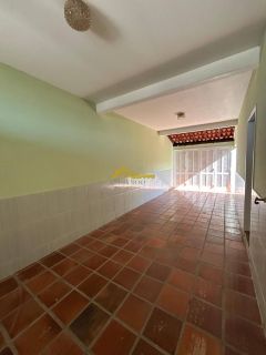 Casa Frente Mar na Praia de Fora | Vista Permanente e Espaço para Barco