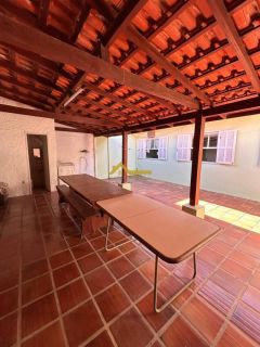 Casa Frente Mar na Praia de Fora | Vista Permanente e Espaço para Barco