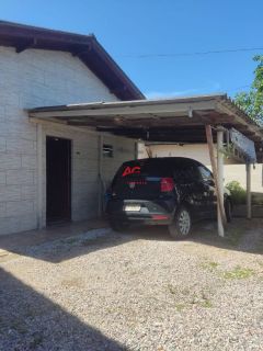 Duas casas em ótimo terreno na Fazenda Santo Antônio