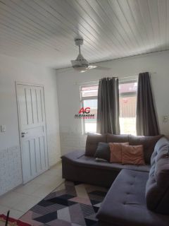 Duas casas em ótimo terreno na Fazenda Santo Antônio