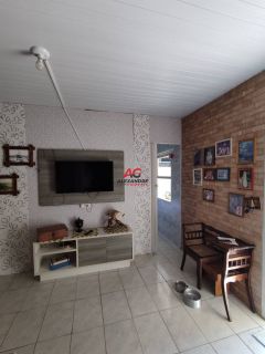 Duas casas em ótimo terreno na Fazenda Santo Antônio
